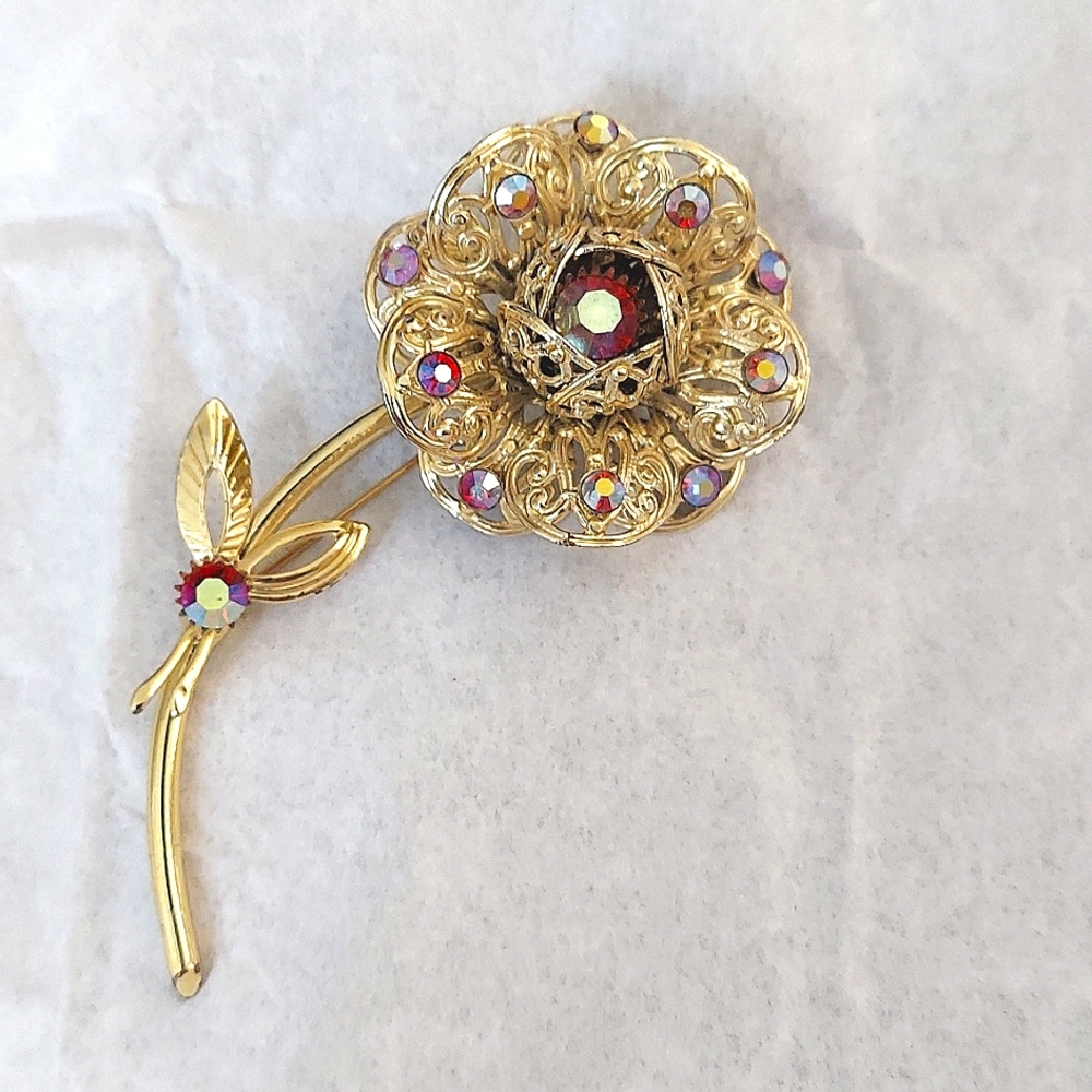 Sarah Coventry‎ Floral Brooch with AB crystals